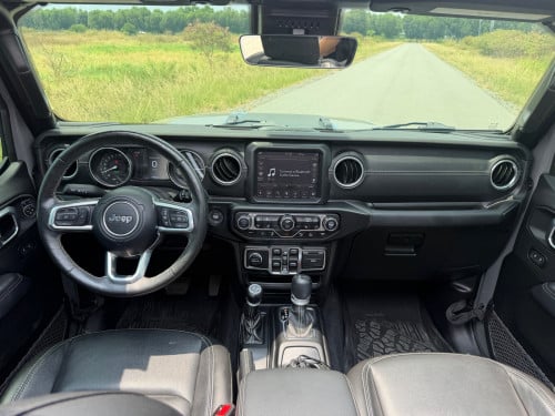 2021 Jeep Sahara Sky one touch