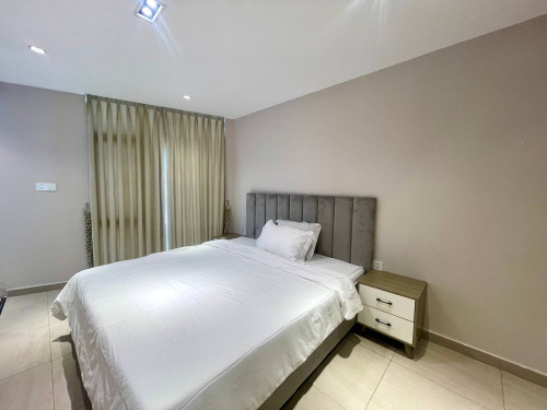 3 bed for rent $900 - Toul Kork