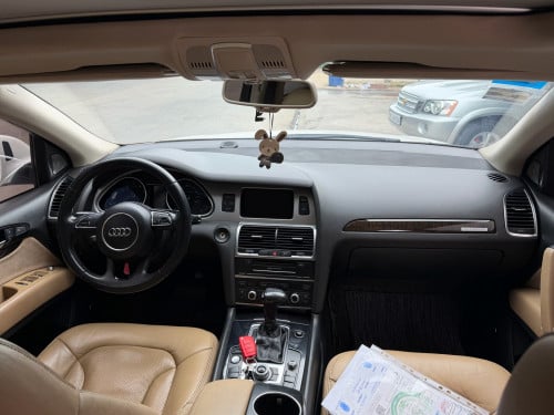 Audi Q7 year 2012 full options