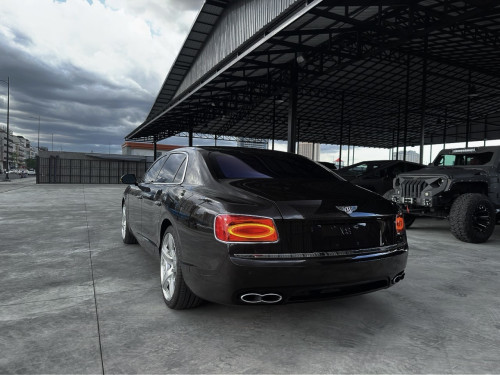 Bentley Flying Spur 2015 គីឡូ តិច ឡាន នៅថ្មីស្អាត