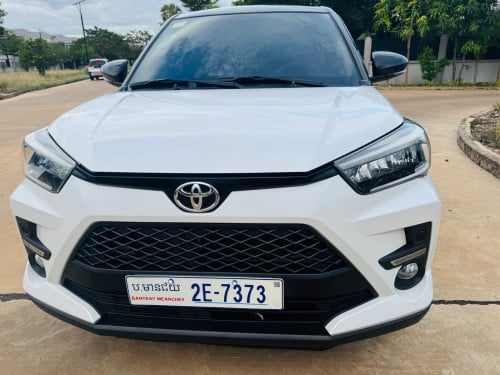 Toyota Raize 2023 ដំបូលខ្មៅ ចរចារ