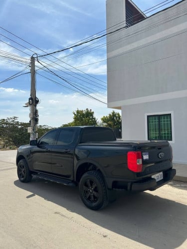 Ford XL 2025 for rent