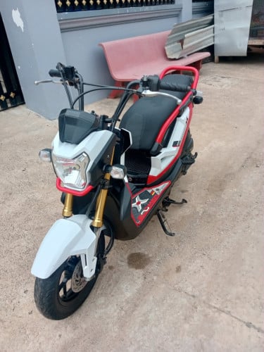 Honda Zoomer-X