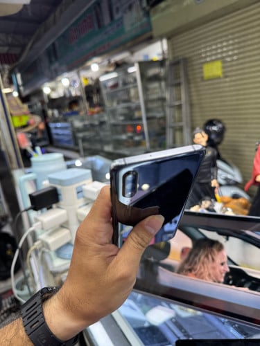 Huawei P30 128G Ram8G Sim2 Globalម៉ាសុីនសានុំស្រុីន ស្ទើរតួរ