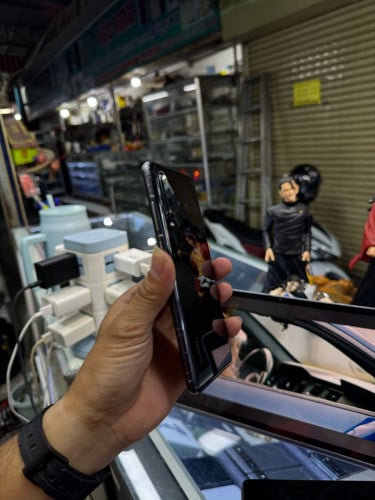 Huawei P30 128G Ram8G Sim2 Globalម៉ាសុីនសានុំស្រុីន ស្ទើរតួរ