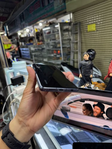 Huawei P30 128G Ram8G Sim2 Globalម៉ាសុីនសានុំស្រុីន ស្ទើរតួរ