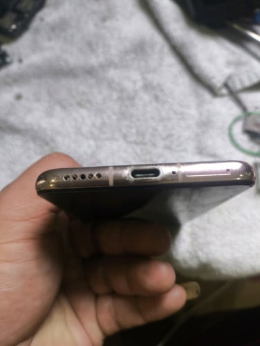 huawei p40 5G សានុំហ្សីន នៅស្អាត95%