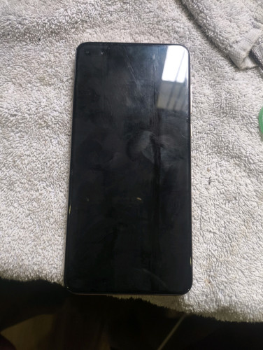 huawei p40 5G សានុំហ្សីន នៅស្អាត95%