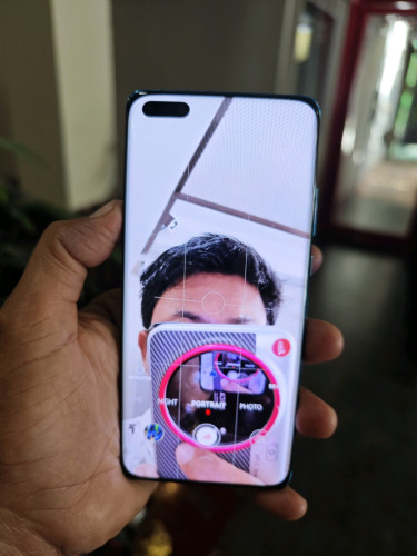 Huawei P40 Pro 8g/256g_CH(វៃដូរបាន)👉$175