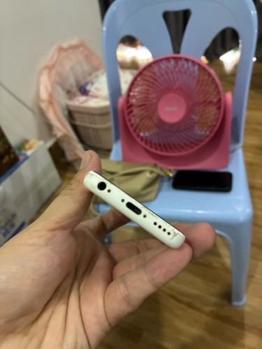 Iphone 5c លេងហ្គេម ស្តាប់ចំរៀង លេងfacebook youtube ដាក់ស៊ីម ស៊ែរអ៊ីនធើណែត4g