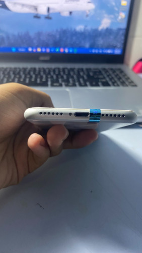 iPhone 8 64G ស្អាត