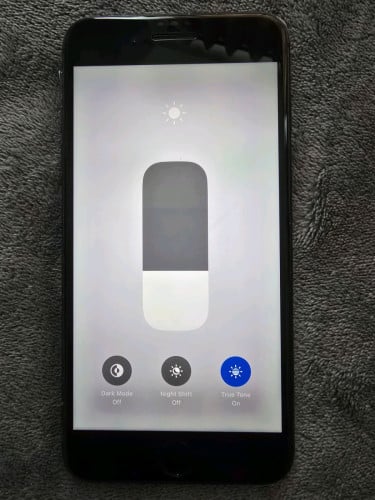 Iphone 8 plus 64gb Zin ទាំងអស់ ថ្មី 74% មានស្កេន