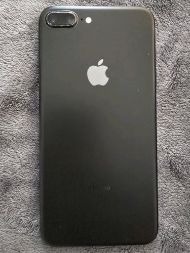Iphone 8 plus 64gb Zin ទាំងអស់ ថ្មី 74% មានស្កេន