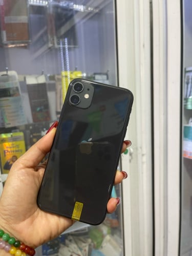 iPhones 11/64GB/LLថ្ម74%តួរស្អាតសុីនសានុំ(ធានា1ខែលើម៉ាសុីន)