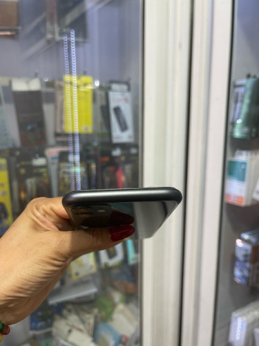 iPhones 11/64GB/LLថ្ម74%តួរស្អាតសុីនសានុំ(ធានា1ខែលើម៉ាសុីន)