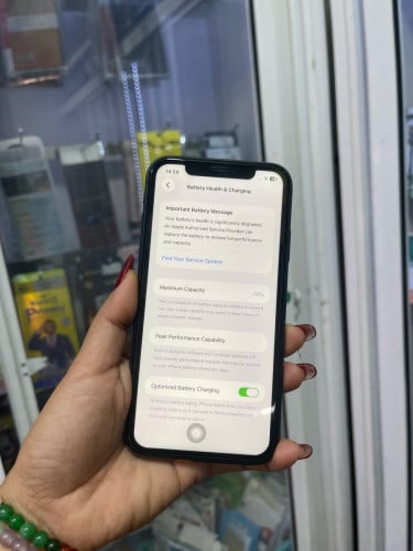 iPhones 11/64GB/LLថ្ម74%តួរស្អាតសុីនសានុំ(ធានា1ខែលើម៉ាសុីន)