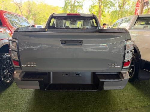 ISUZU D’MAX 2026 V-CROSS FULL ថ្មីខ្លាញ់គោ