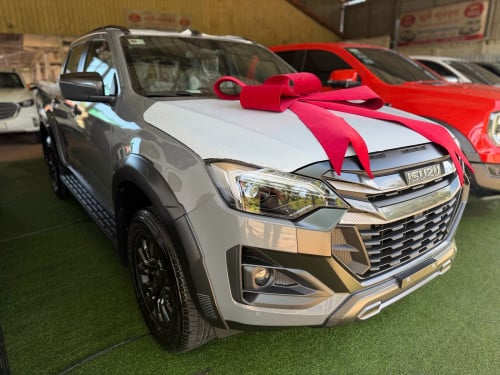 ISUZU D’MAX 2026 V-CROSS FULL ថ្មីខ្លាញ់គោ