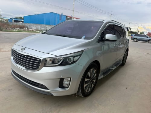 Kia carnival full 2015