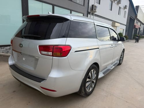 Kia carnival full 2015