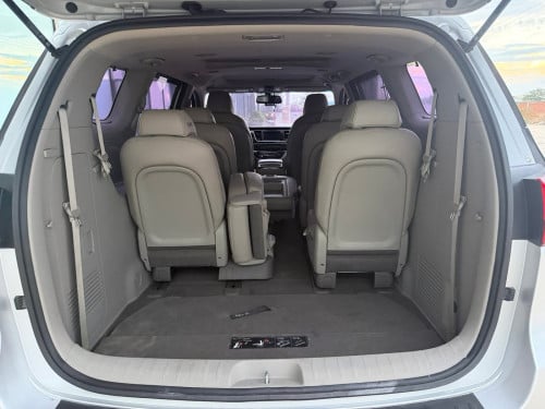 Kia carnival full 2015