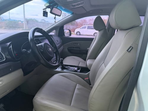 Kia carnival full 2015