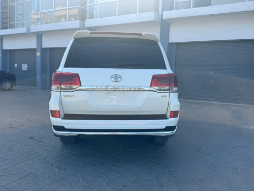 Landcruiser 2009 Full Option up 2021 ក្នុងក្រៅ