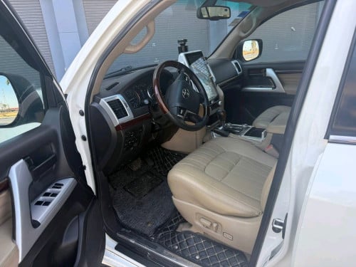 Landcruiser 2009 Full Option up 2021 ក្នុងក្រៅ