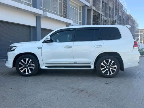 Landcruiser 2009 Full Option up 2021 ក្នុងក្រៅ