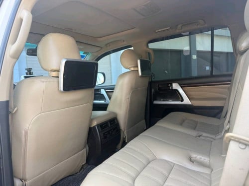 Landcruiser 2009 Full Option up 2021 ក្នុងក្រៅ