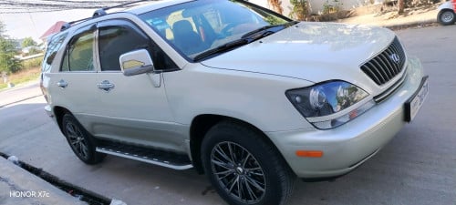 LEXUS RX 300 99 ប៉ុងពី