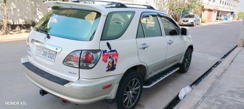 LEXUS RX 300 99 ប៉ុងពី