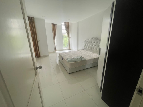 Link A for rent in Borey Chip Mong land sensok Aeon2 price 1000$ negotiable