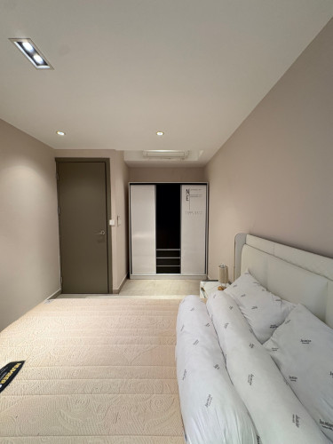 Luxury Condo 3-BR in TK for rent