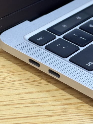 M1 Macbook pro 99% Like new