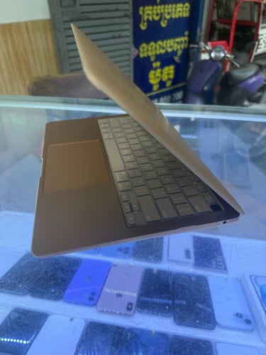 MacBook air 2020 (i5/8g/512g) 99% bypass