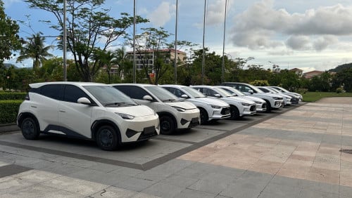 new stock only 14000$ BYD seagull 305km 2025