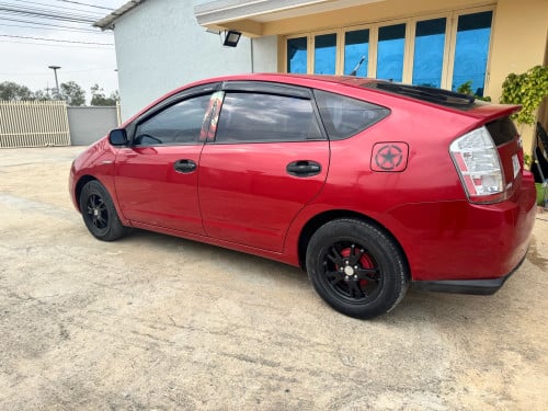 Prius 06 full សាច់ដែកស្អាតម៉ូយៗជិះរាល់ថ្ងៃចង់បានខលមកបងៗ