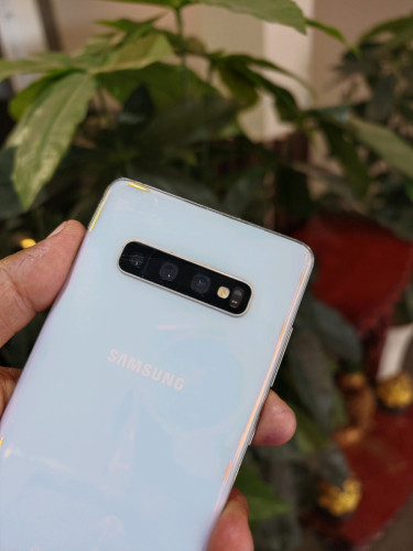 Samsung S10+ 8g/128g_Korea(វៃដូរបាន)👉$135