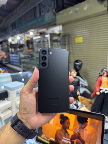 Samsung S22 128G Ram8G sim2 global សានុំស្រុីនឆ្នូតអេក្រង់
