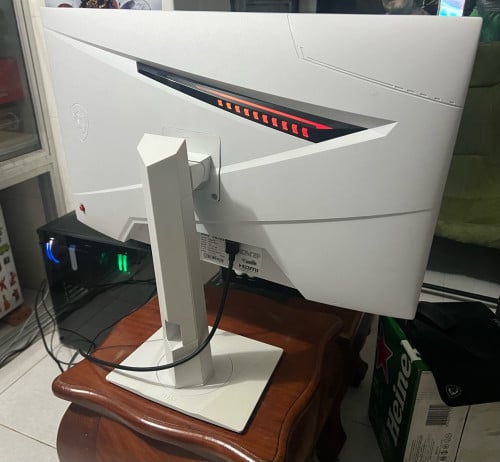 Sell monitor 2k 180hz  msi mag274RFW 27 inch