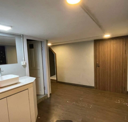 Shophouse for rent at Doun Penh