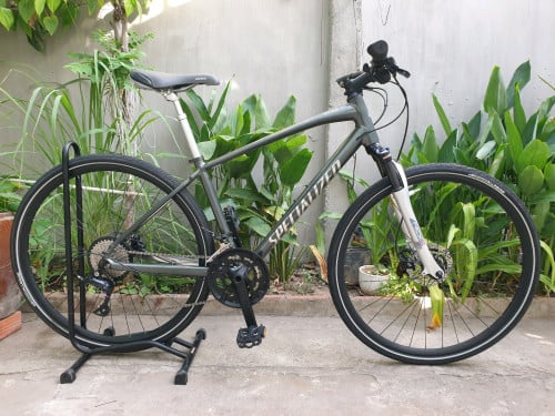 Specialized Sirrus សាយS/700c