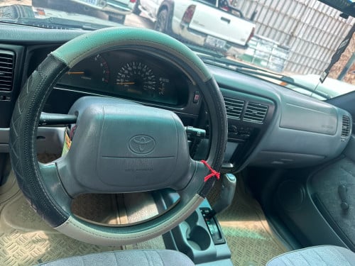 Tacoma តួខ្ពស់ឆ្នាំ 2000 ប្រភេទ1បាំងកន្លះ 6ម៉ាសុីន