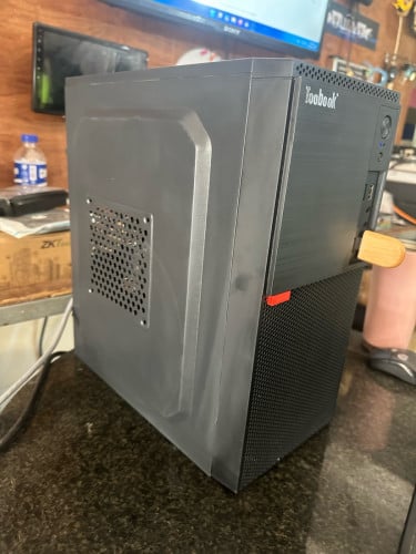 TOOBOOK Intel(R) Xeon(R) CPU E5-2680 v2 @2.80GHz RAM 64GB SSD M2 128GB HDD 1TB WIN 11 Pro HDMI DP