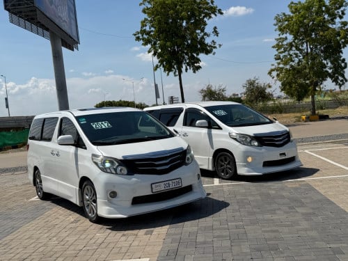 Toyota Alphard 2012 បើកដំបូល