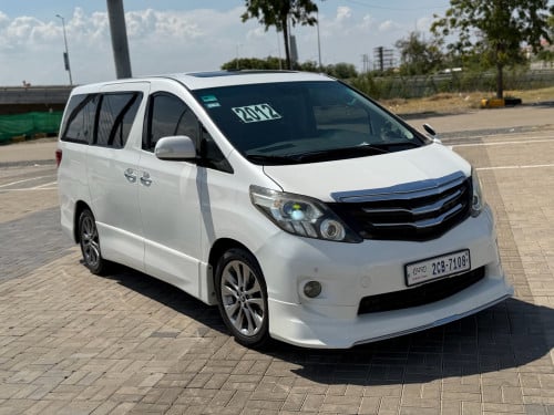 Toyota Alphard បើកដំបូល 2012 ម្ចាស់ដើម