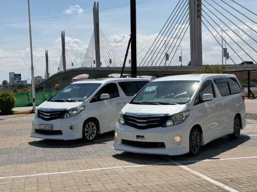Toyota Alphard បើកដំបូល 2012 ម្ចាស់ដើម