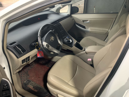 Toyota Prius 2010 option 5