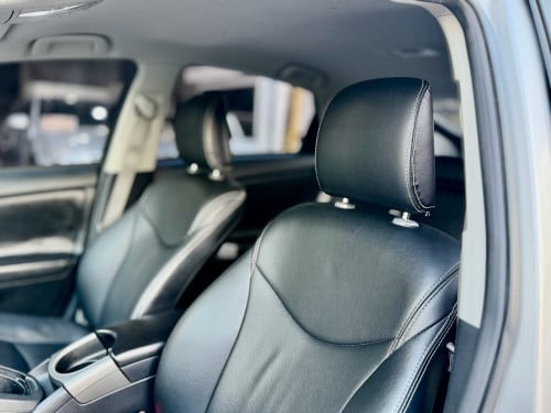 Toyota Prius 2012 Option 2